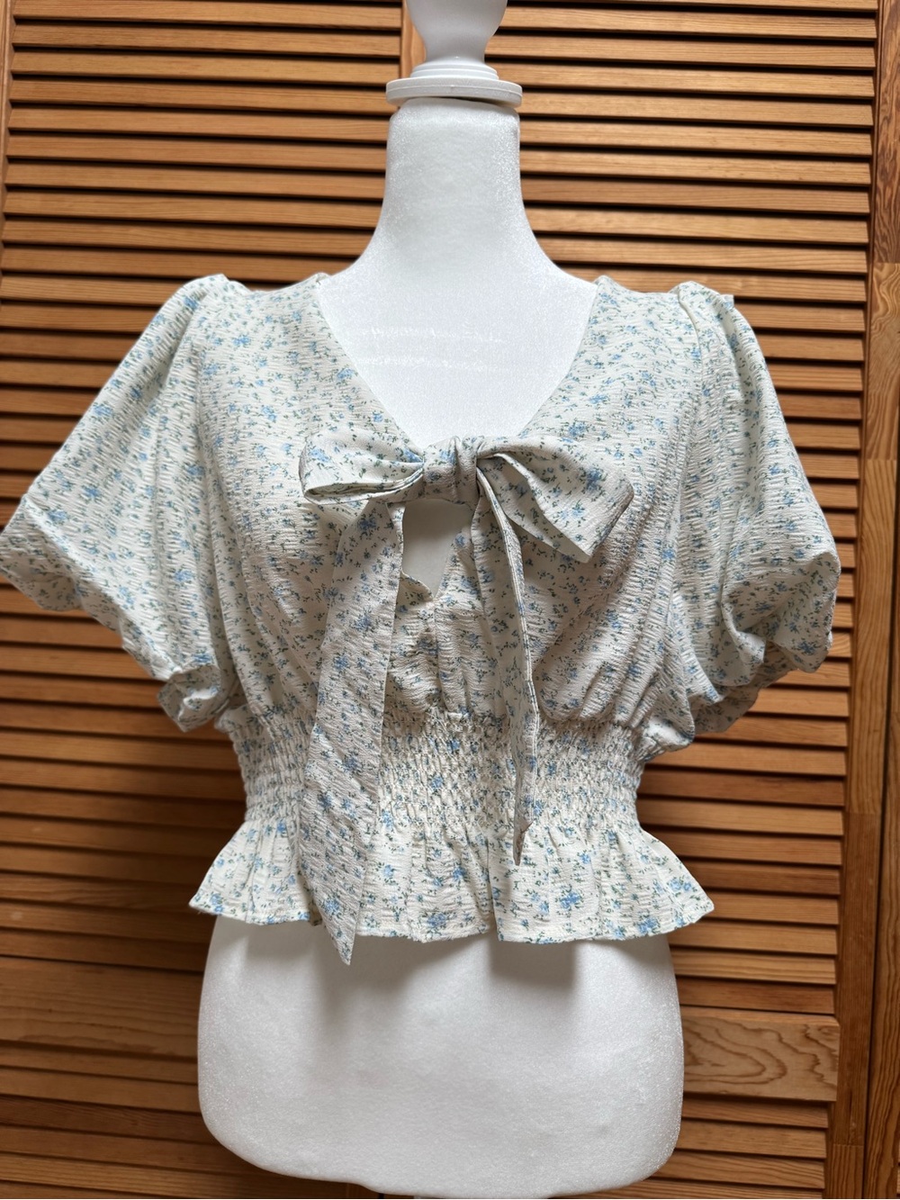 Promesa Floral Tie-Front Puff Sleeve Crop Top Medium Cottagecore Ditsy Floral